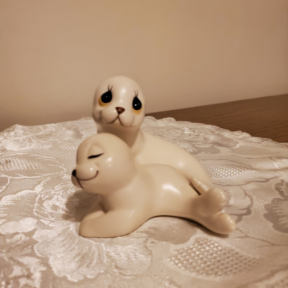 HARP SEALS MOTHER & BABY CERAMIC FIGURINES BY OXFORD MEXICO